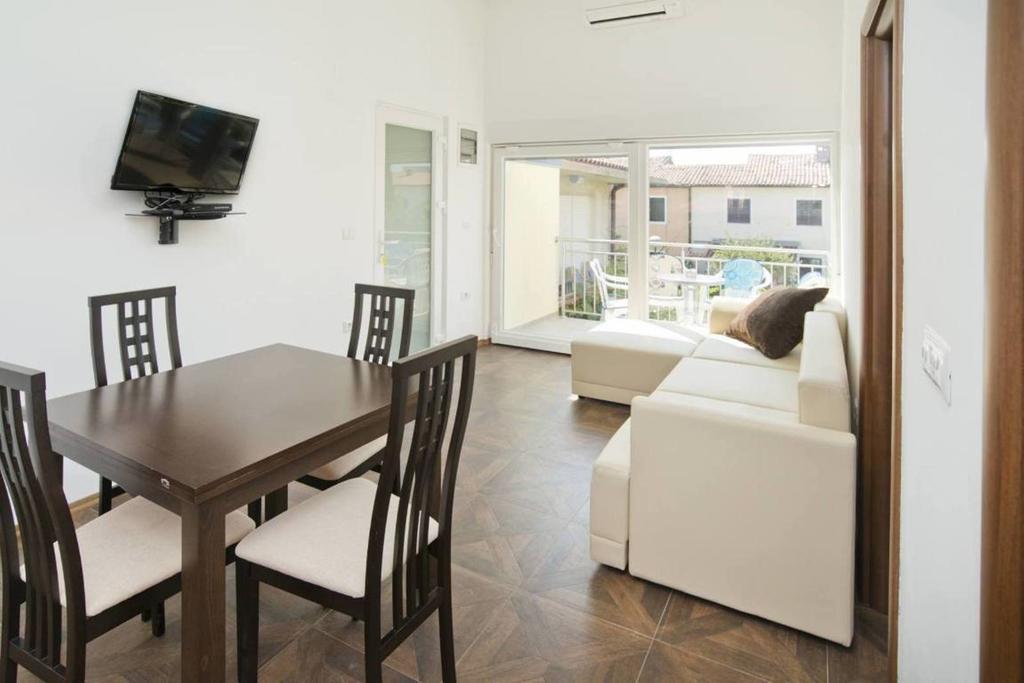 Apartments Neno Umag Rum bild